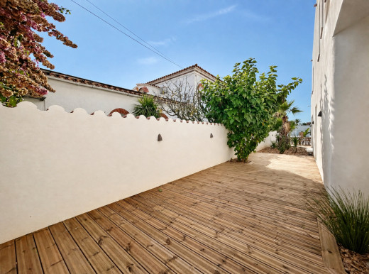 Obra nueva con amarre en Empuriabrava