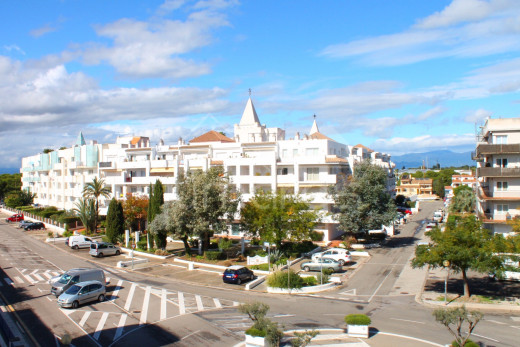 Appartement équipé avec amarre privée à Rosas Santa Margarita