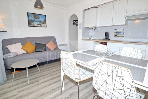 Appartement avec piscine et parking privé
