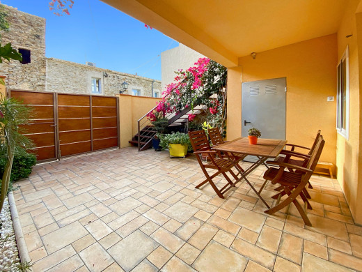 Maison de village rénovée en vente à Palau-Saverdera