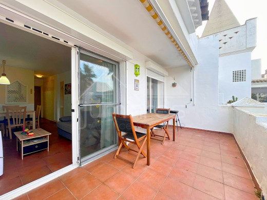 Appartement 2 chambres au dernier étage avec piscine