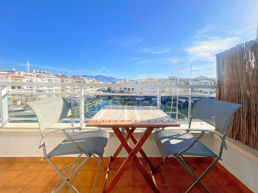 Appartement au Club Nautic d'Empuriabrava, avec terrasse et belle vue canal