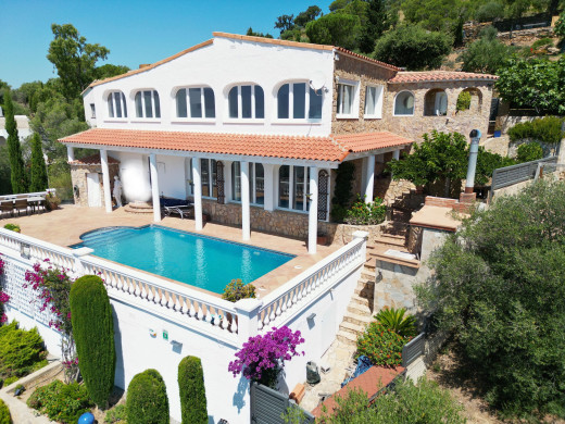 Villa avec de magnifiques vues mer et appartement indépendant à Mas Fumats, Roses