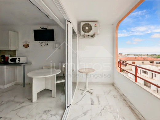 Wohnung mit Pool/Tennisplatz und Meerblick