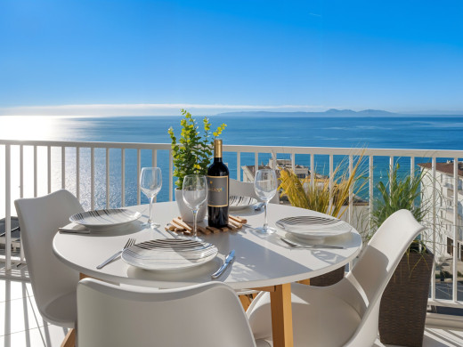 Ferienwohnung mit Meerblick, Parkplatz und Tourismuslizenz