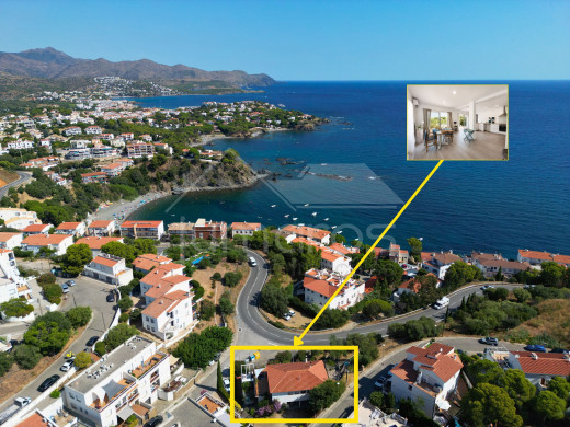Appartement rénové avec une grande terrasse près de la plage à Llançà