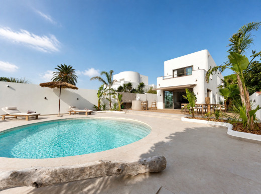 Villa neuve avec amarrage à Empuriabrava