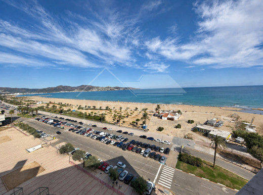 Appartement en première ligne de mer avec vue panoramique à Empuriabrava