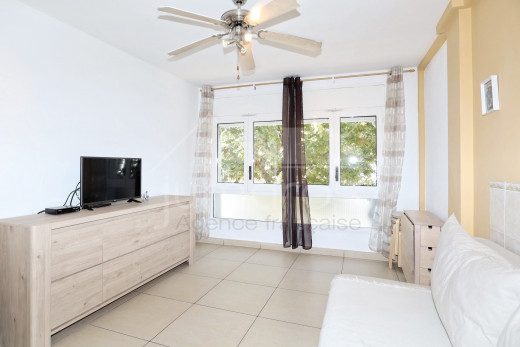 Studio rénové à 5 minutes de la plage