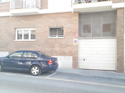 Place de parking quartier centre Roses