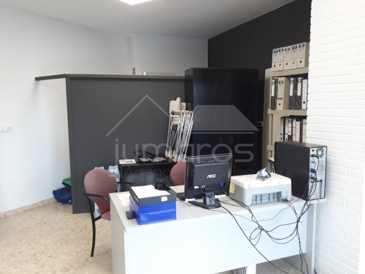 Local de 72m2 en Roses