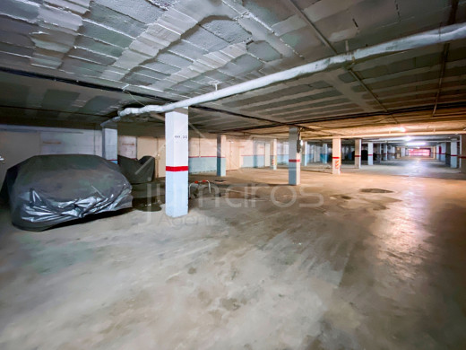 Piso con vistas al mar y parking privado en Empuriabrava