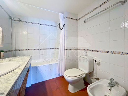 Appartement 2 chambres au dernier étage avec piscine