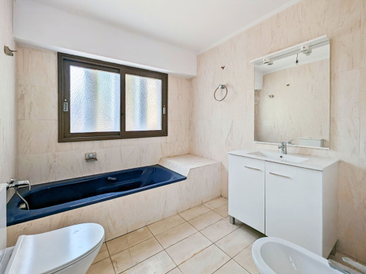 Villa with 180º sea views for sale in Roses, to renovate