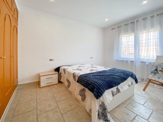 Belle maison avec piscine dans un quartier calme à Mas Boscà, Roses