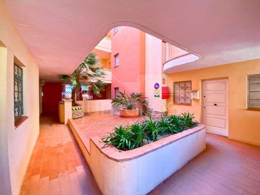 Piso con vistas al mar y parking privado en Empuriabrava