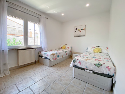 Belle maison avec piscine dans un quartier calme à Mas Boscà, Roses