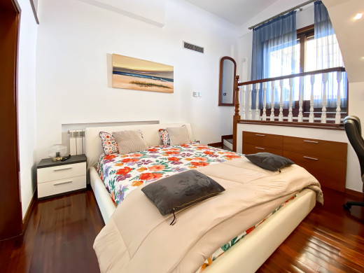 Villa de lujo con vistas panorámicas al mar y licencia turística en Roses