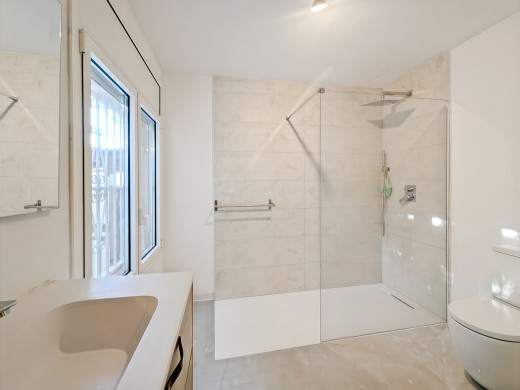 Appartement duplex moderne avec vue mer