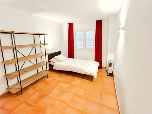 Casa con garaje en venta en Cadaqués, vista al mar y cerca de la playa