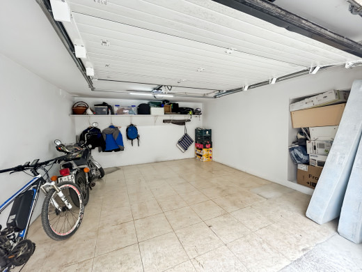 Apartamento dúplex con terraza y garaje en el corazón del Alt Empordà