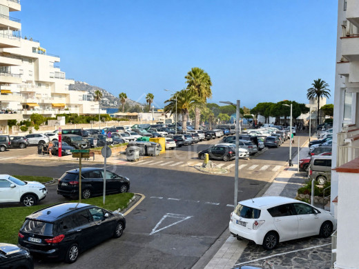Appartement 3 chambres à 50m de plage avec vue canal et mer à Roses