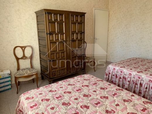 Maison avec 3 chambres plus terrain constructible