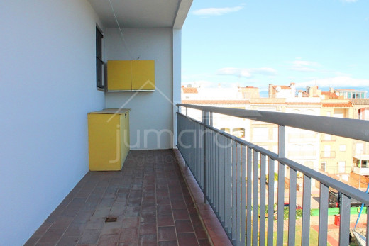 Duplex avec vue sur la mer et le canal