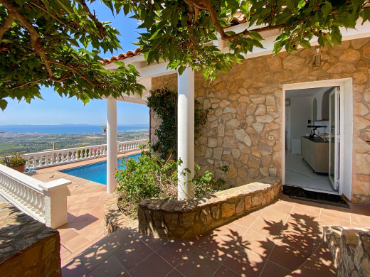 Villa avec de magnifiques vues mer et appartement indépendant à Mas Fumats, Roses