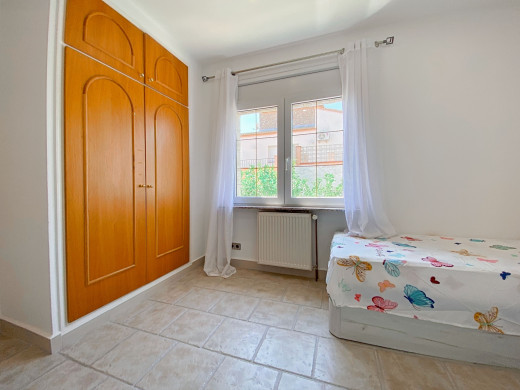 Belle maison avec piscine dans un quartier calme à Mas Boscà, Roses