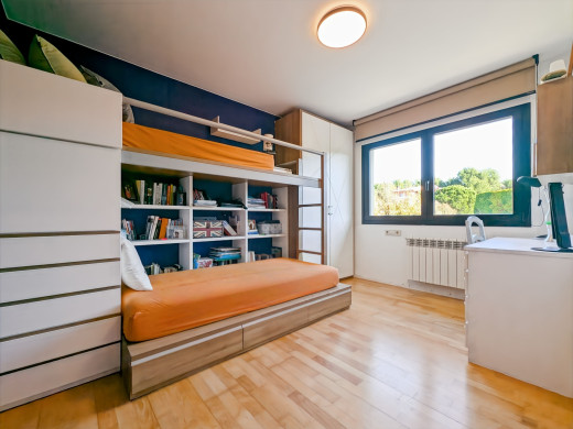 Maison de luxe à l'Escala avec grand jardin, piscine et garage