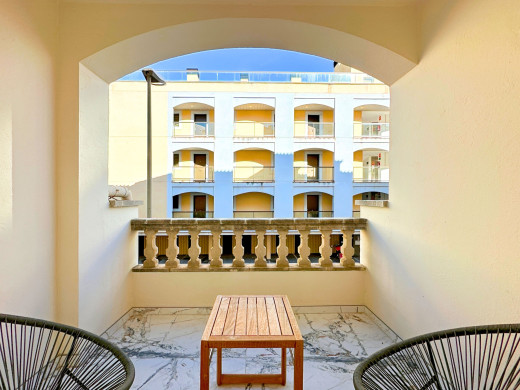 Apartment with mooring and tourist license, renovated in Empuriabrava
