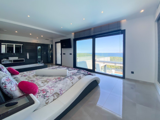 Luxury villa with impressive sea views on the first line in Llançà