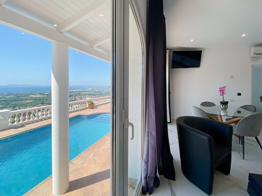 Villa avec de magnifiques vues mer et appartement indépendant à Mas Fumats, Roses