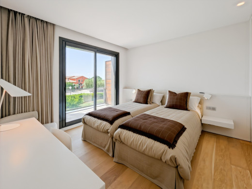 Villa with golf views in Peralada, swimming pool and lift