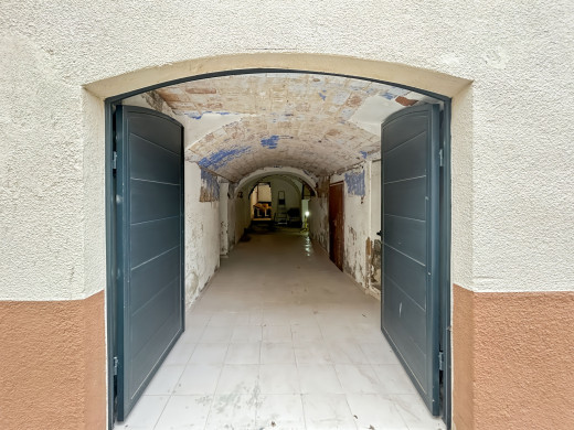 Apartamento dúplex con terraza y garaje en el corazón del Alt Empordà