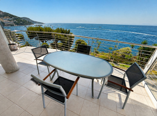 Appartement de standing en bord de mer à Canyelles