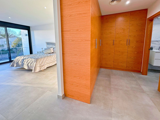 Villa moderne construite en 2020 à Empuriabrava