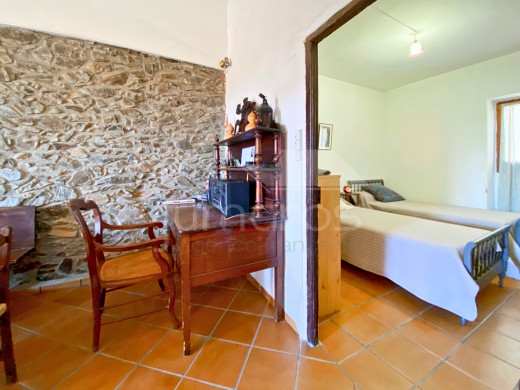 Maison traversante au coeur du village de Vilamaniscle, Espagne