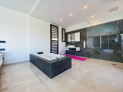 Luxury villa with impressive sea views on the first line in Llançà