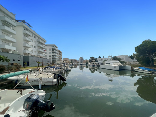 Appartement de standing à 10 min de la plage à Santa Margarita, Roses