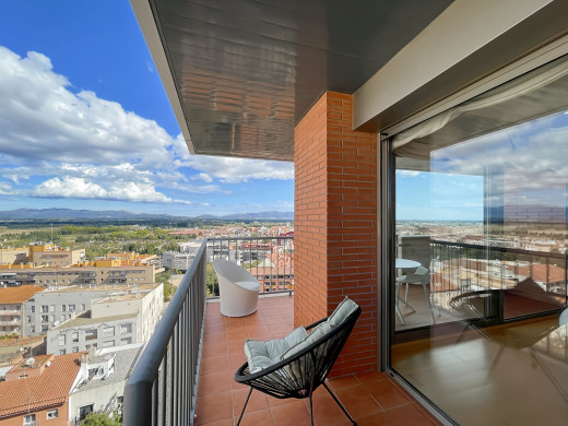 Luxuswohnung in Figueres mit 2 Parkplätzen und Abstellraum