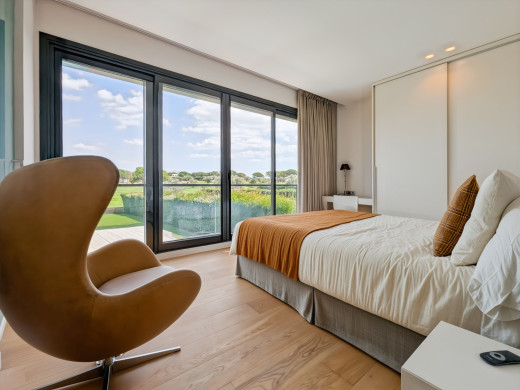 Villa with golf views in Peralada, swimming pool and lift