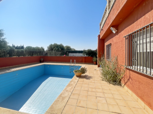 Haus mit Pool und Garage in der Nähe von Figueres, in Llers