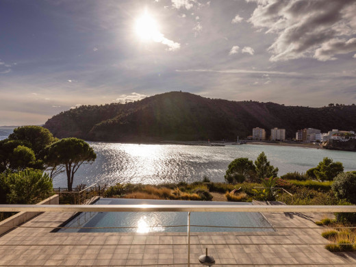 Villa de luxe en première ligne de mer à Colera