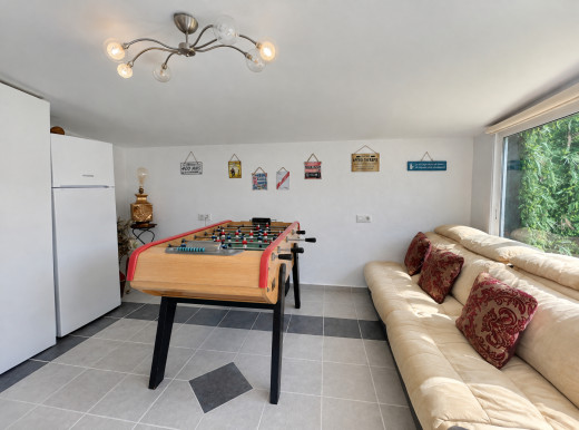 Ebenerdiges Haus mit Pool und Garten in Empuriabrava