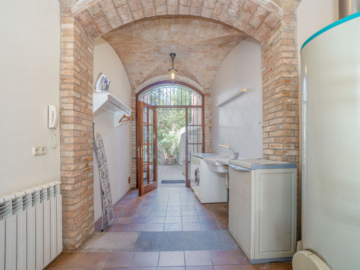 Maison unique avec jardin et garage dans le centre de Figueres