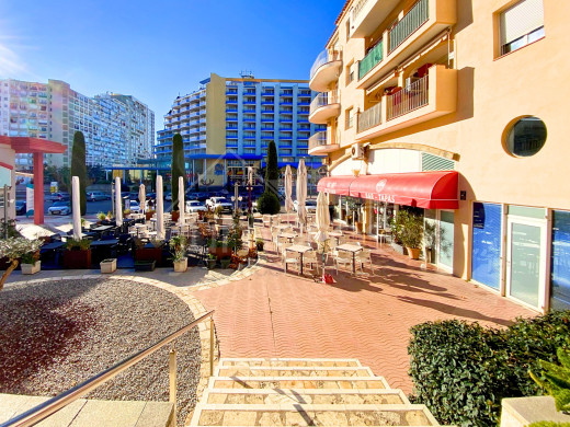 Piso con vistas al mar y parking privado en Empuriabrava