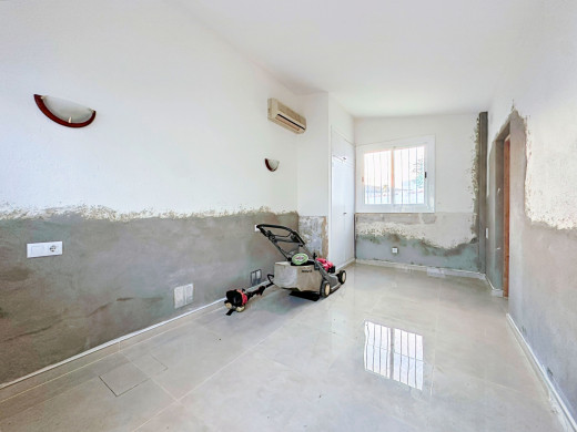 Charmante maison de plain-pied avec piscine à Empuriabrava