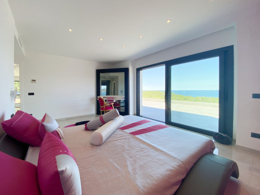 Luxury villa with impressive sea views on the first line in Llançà